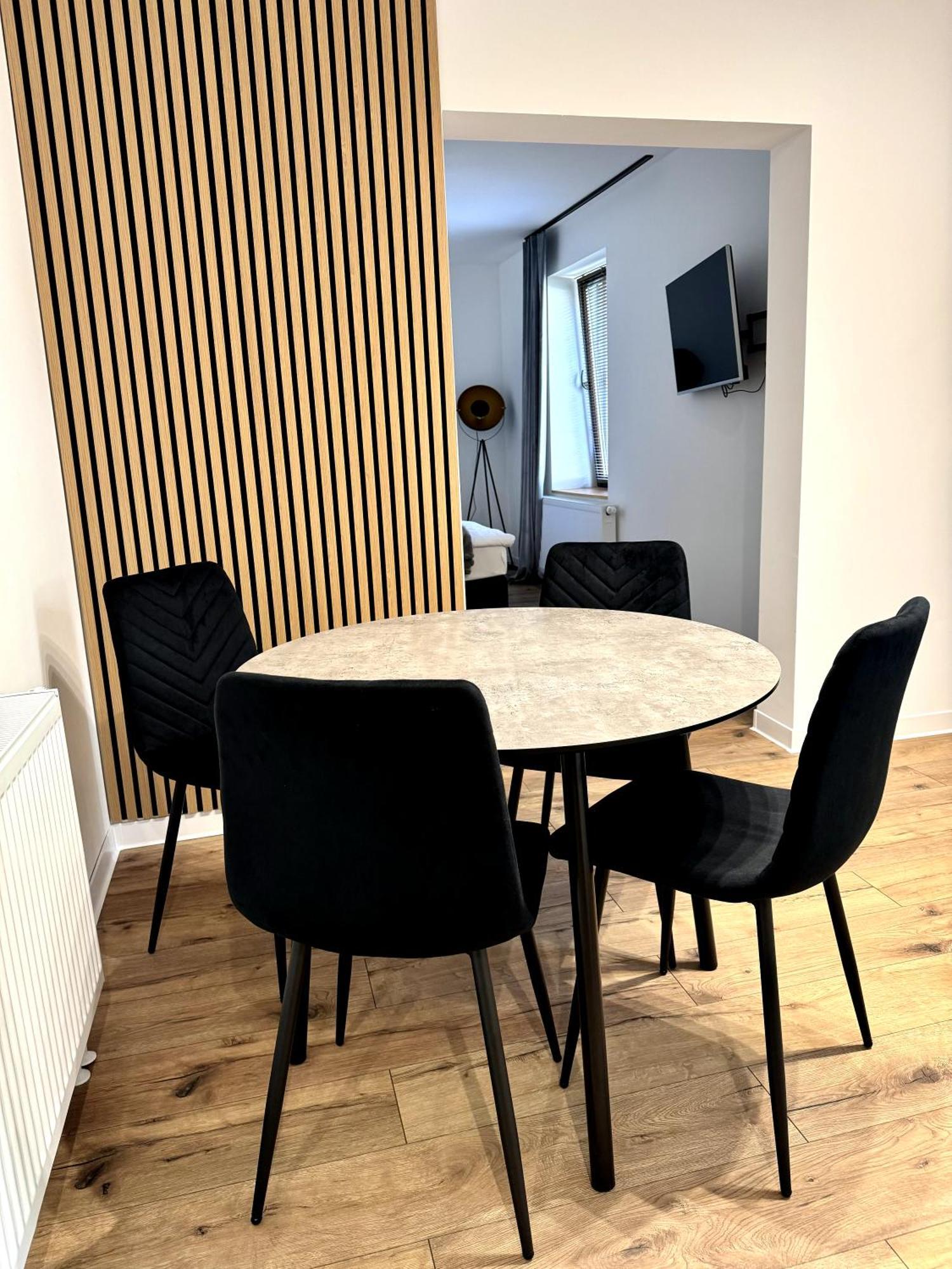 Sweet Apartment *